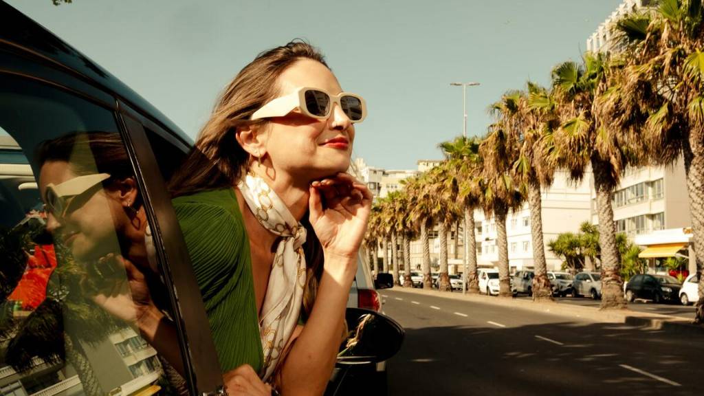 日本生まれ英語ペラペラ84歳現役DJ｢日本人の英語ベタは学校のせい