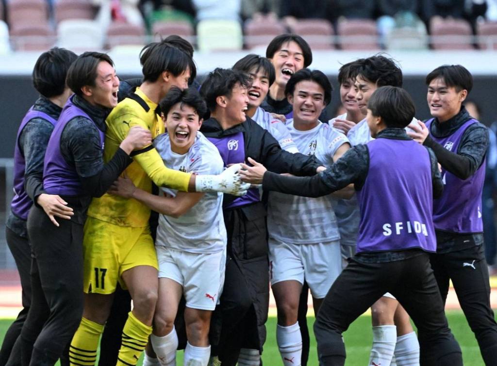 PK激闘の王者・神村学園か、90分劇的弾の鹿島学園か 高校サッカー初V