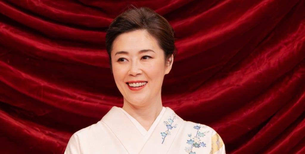 寺島しのぶさん、格調高い白の訪問着で晴れの舞台へ｜第49回日本