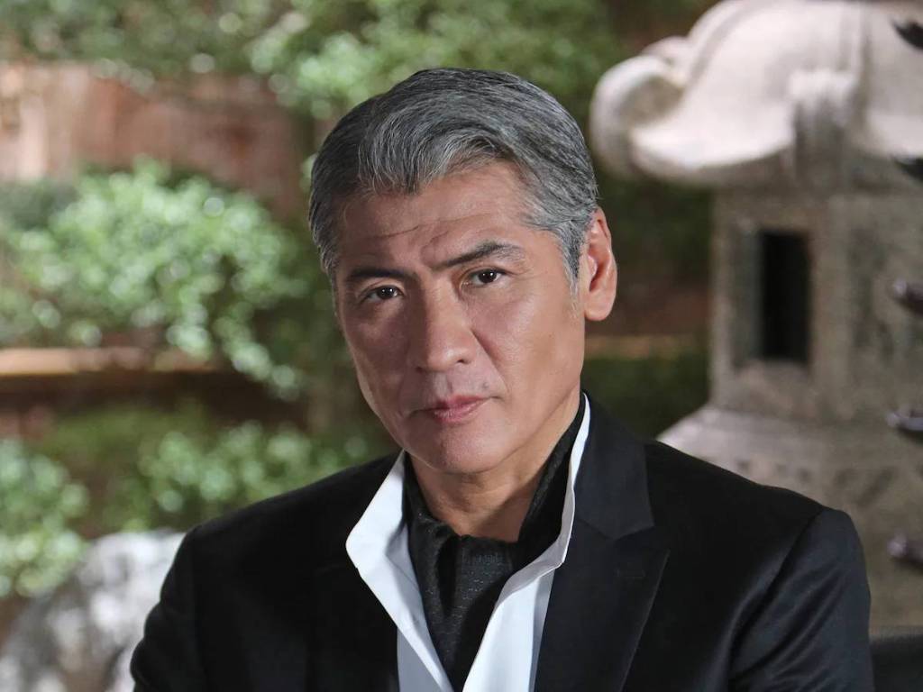 吉川晃司、失明の危機で左目を緊急手術 術後の安静のため2公演を延期