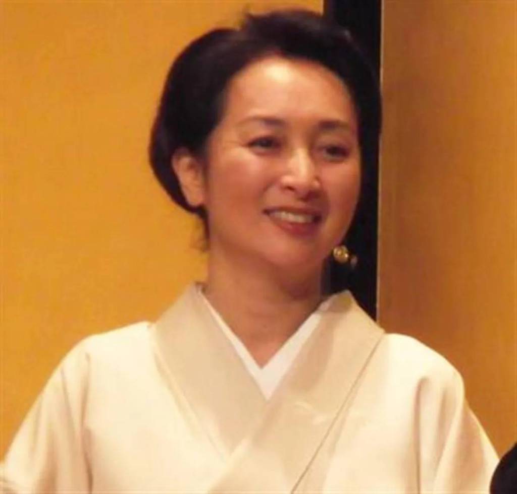 「白髪にニーズはない」と言われた近藤サト(57)。着物姿にTV局NGも...現在の意外な評価