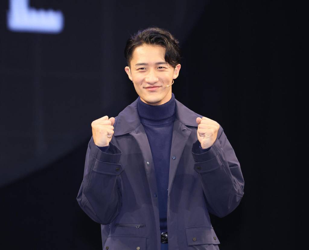 岩本照「タイムトラベラーズ・ワイフ」会見で自ら白紙掲げ撮影協力